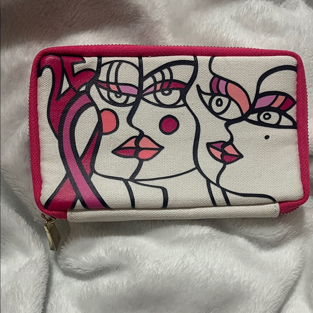 Estes Lauder Artistic Pink and White Women's Makeup Bag